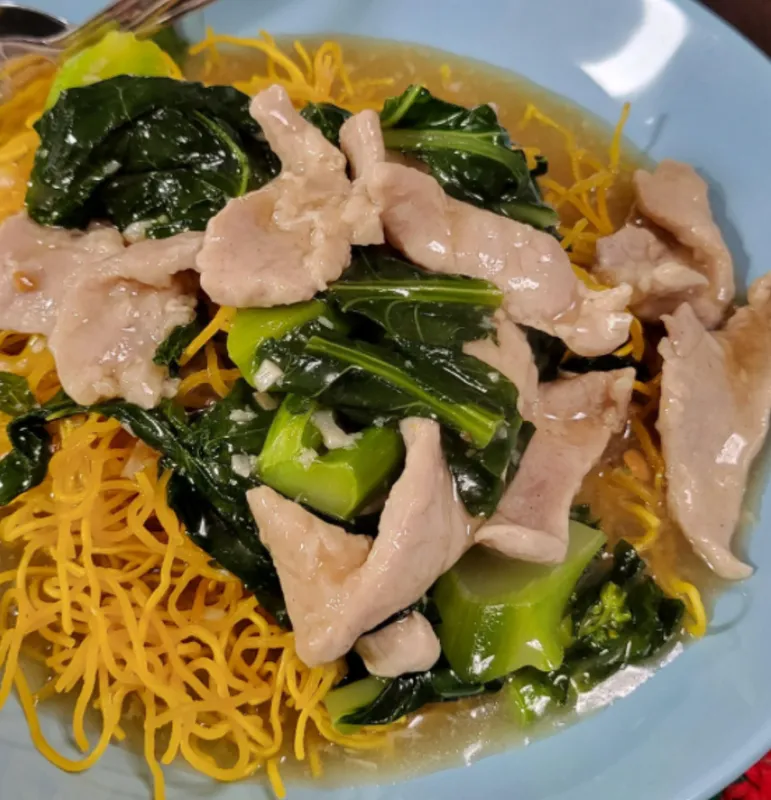 094. Lard Nar Mee Krob Noodle