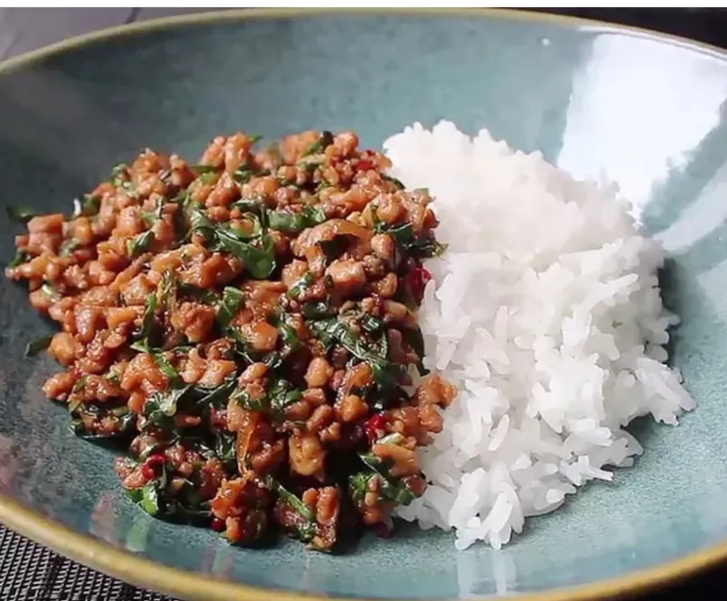 101. Spicy Basil Leaves