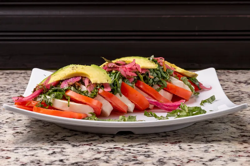 Mozzarella Tomate Salad