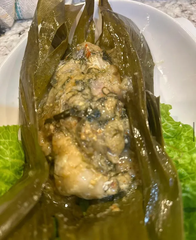 Mok Gai with Steamed Rice or Sticky Rice Steamed Chicken.