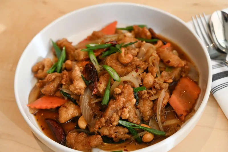 Crispy Chicken & Cashew