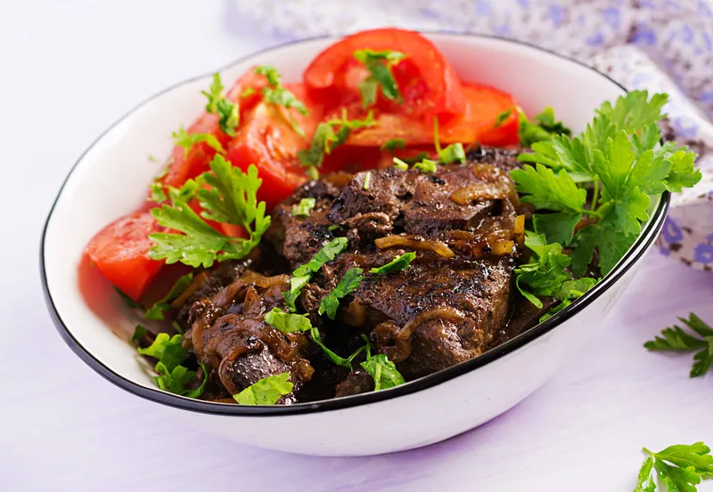 Beef Suqaar/ Goat Liver & Canjeero