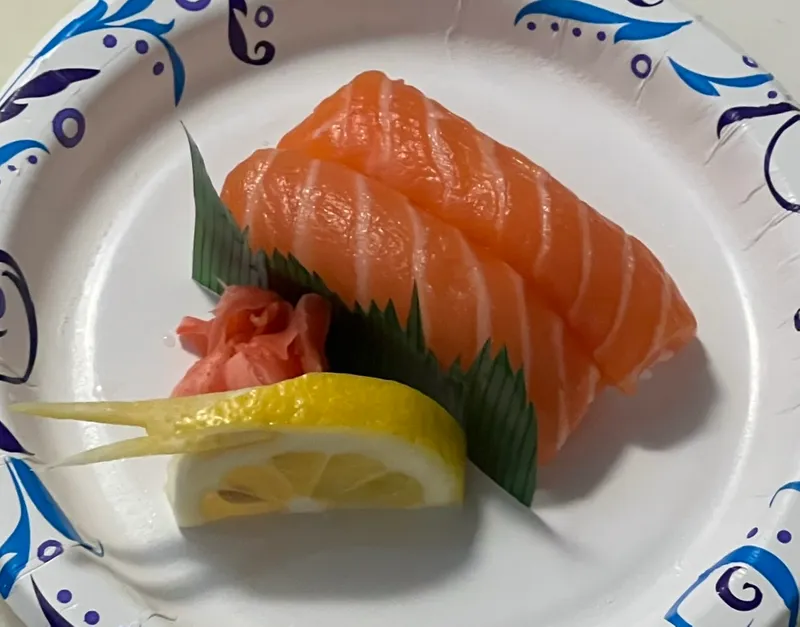 Salmon Nigiri (2)