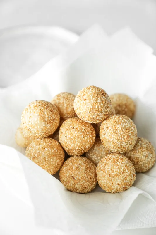 香酥芝麻球 D06. Golden Sesame Balls (6)