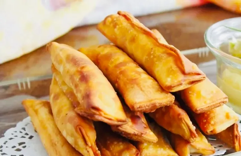 Tequenos de Pollo a la Brasa