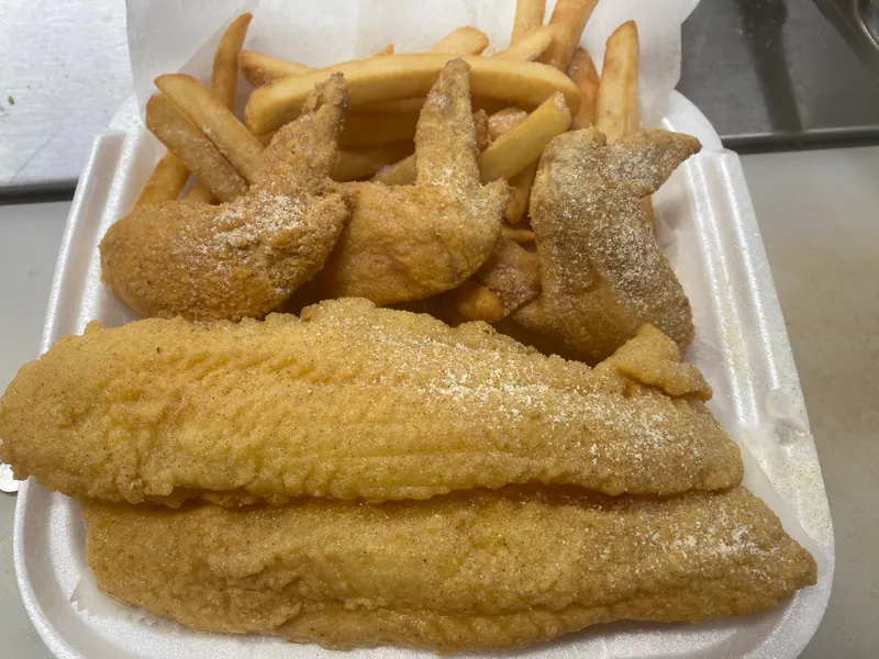 Catfish (1 Pc) + Wings (3 Pcs) with fries