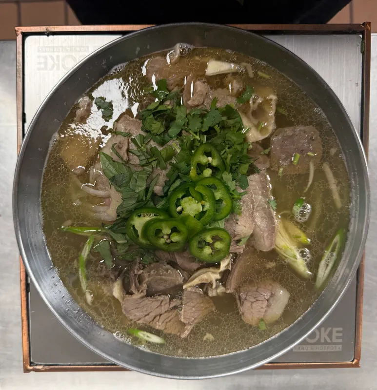 Pho Dac Biet (Special Vietnamese Beef Soup)