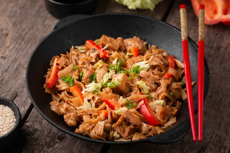 Chicken Or Roast Pork Pad Thai