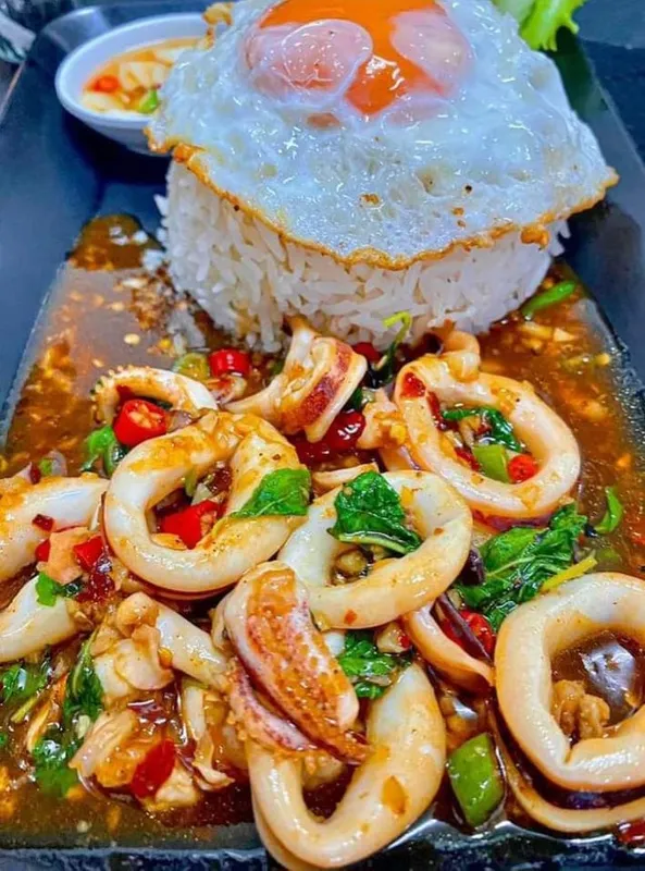 Fried Squid with Basil