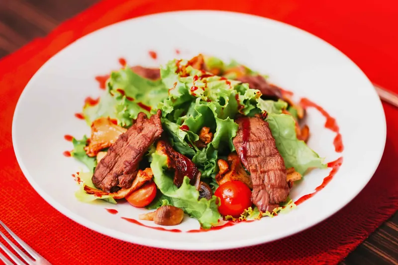 B9.Beef With Snow Peas
