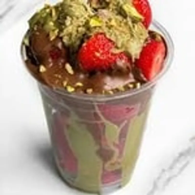 Dubai Chocolate Cup (Strawberry Cup)