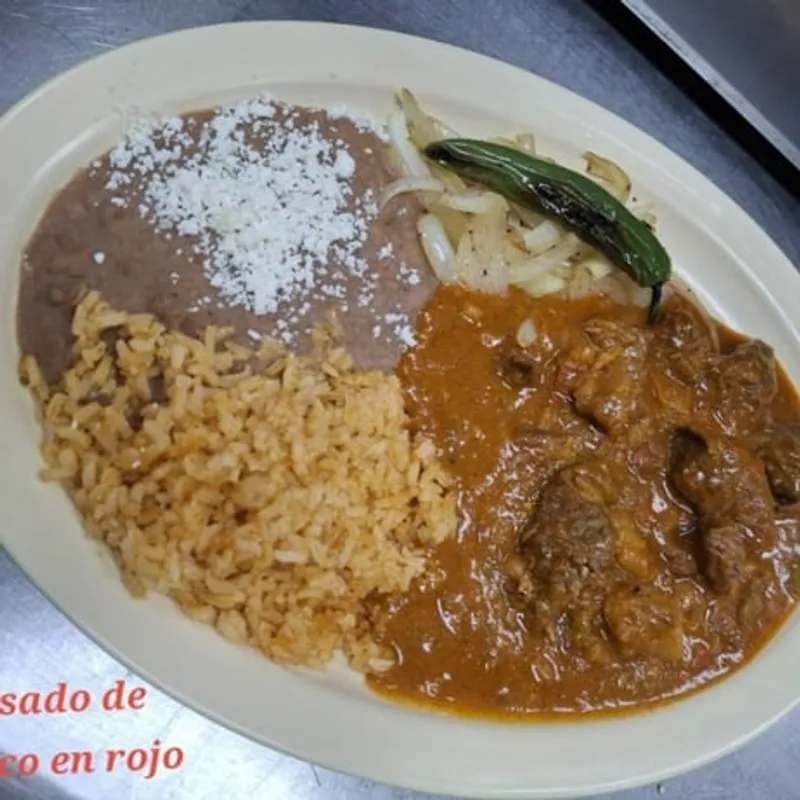 Guisado De Puerco En Roja