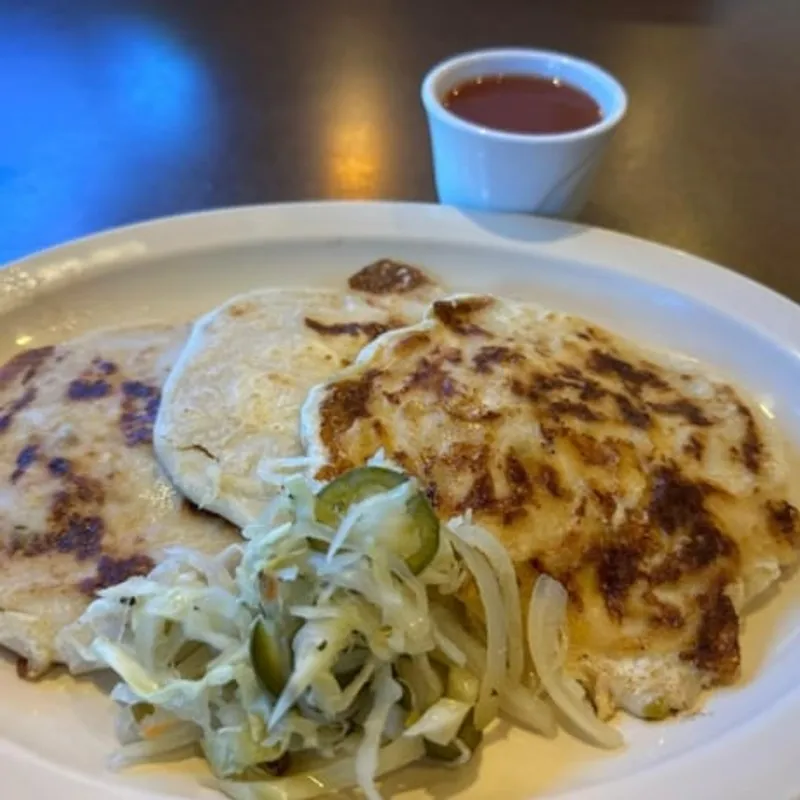 Pupusa Pollo Con Queso