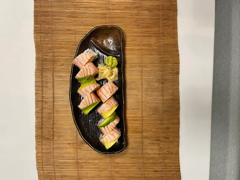 Salmon Deluxe Roll