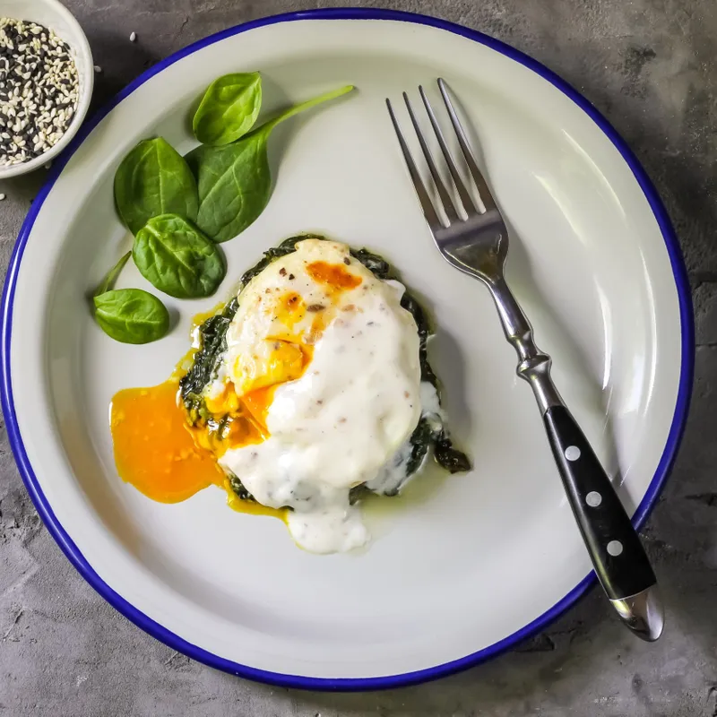 Traditional Style Eggs Benedict