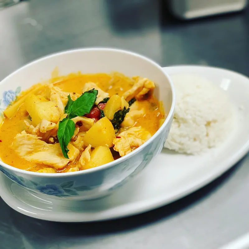 Yellow Curry (Kang Hleong)