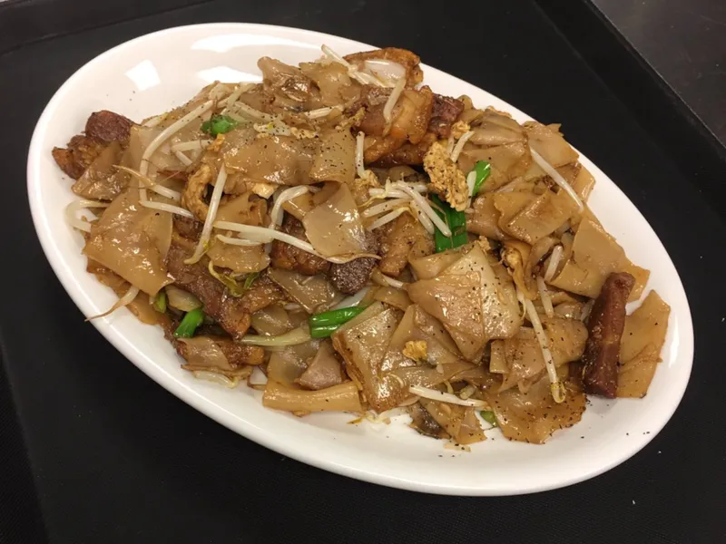 Chow Fun Noodle (Pad Chow Fun)