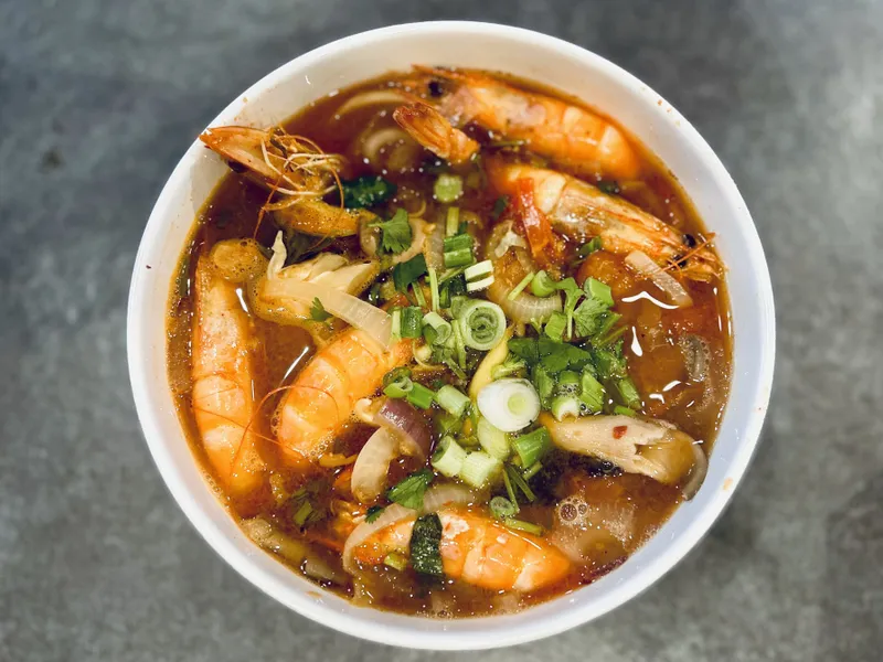 P15.Tom Yam (Seafood Sour Soup)