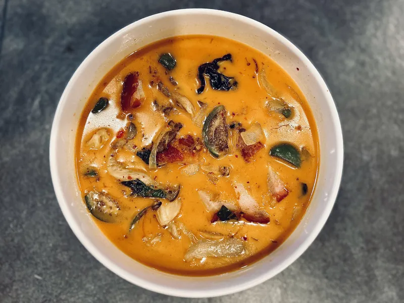 P12.Spicy Red Curry (Keng)