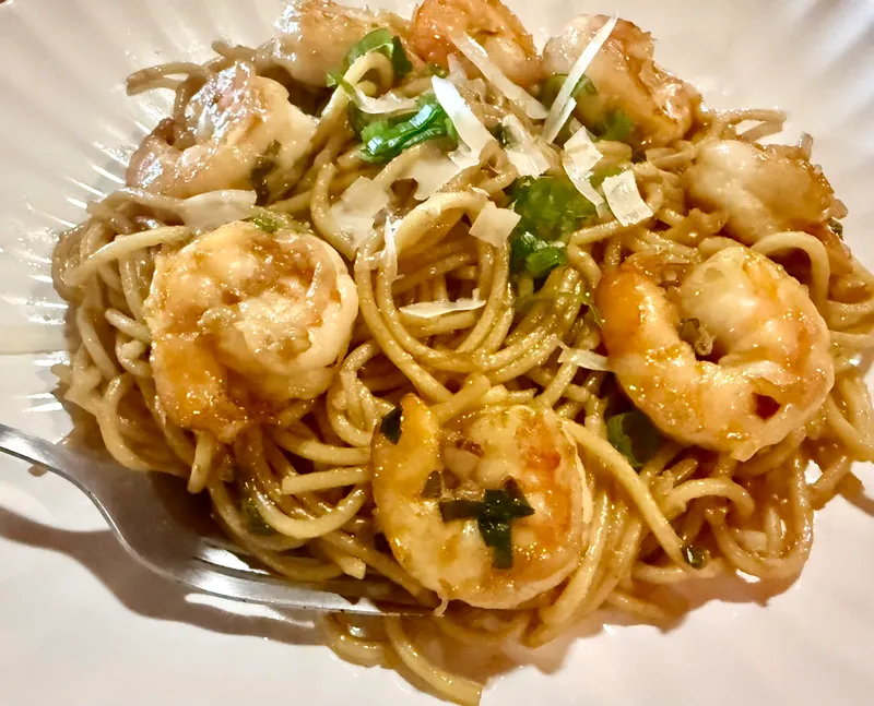 Garlic Noodle with shrimps