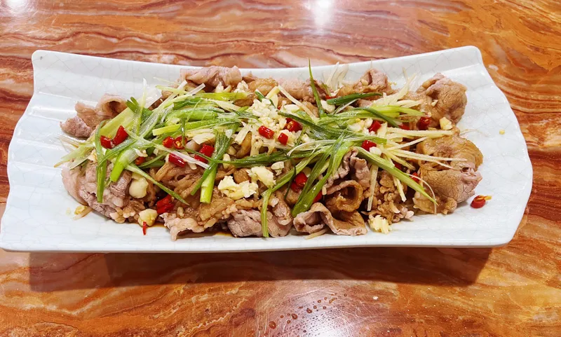 Beef w. Stew Sauce 浇汁肥牛