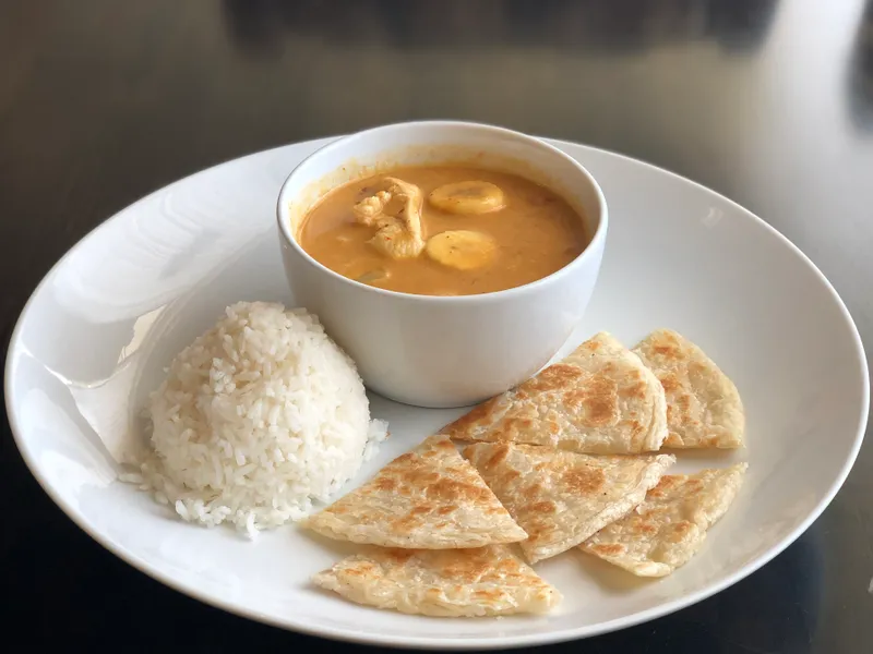 Lemongrass Signature Roti Curry