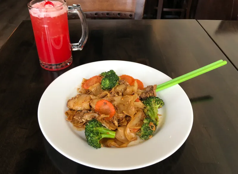 Pad See Eww (Street Noodle)