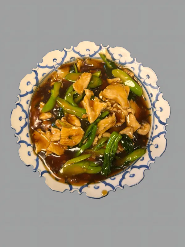 Rad Na (Wide Rice Noodles With Gravy)