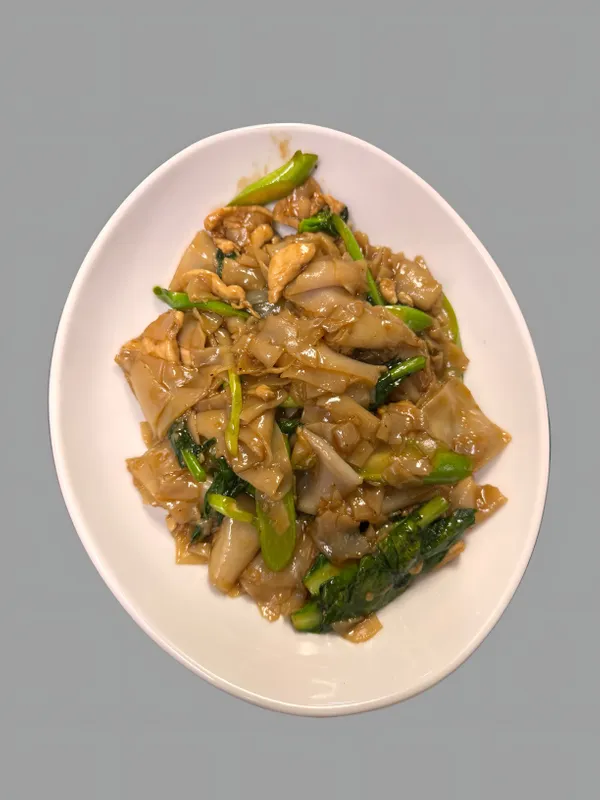 Pad See Yew (Rice Noodles With Black Soy)