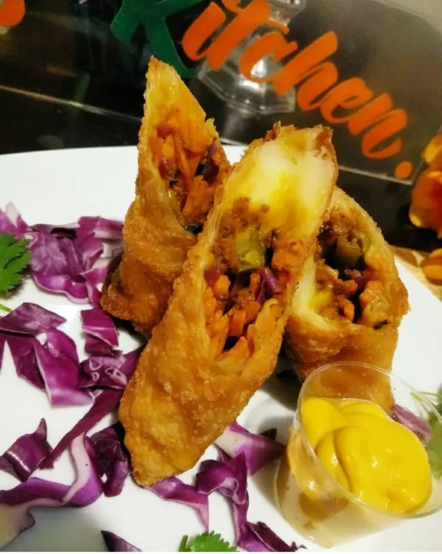 Chicken Eggrolls 2 Pcs