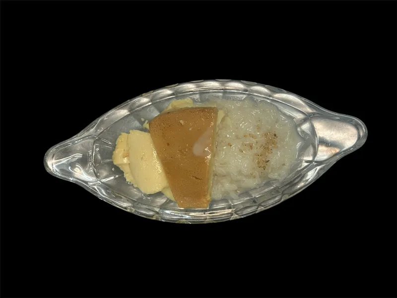 D6. Sweet sticky rice with Flan