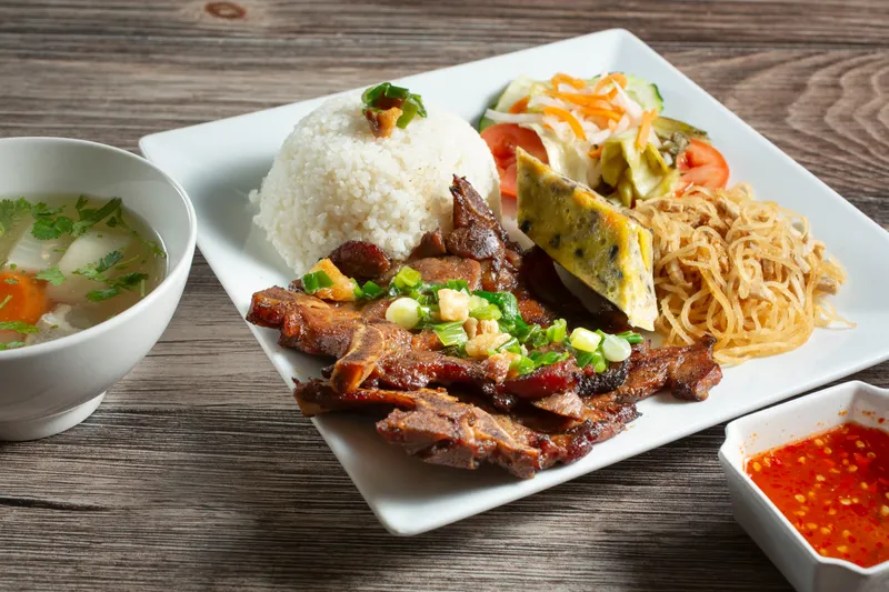 2. Com Tam Suon Bi Cha