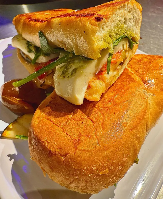 Caprese Sandwich (Vegetarian)