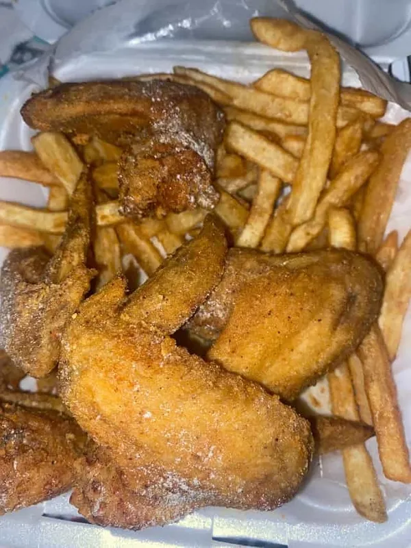 6 Wings, Fries And Bread