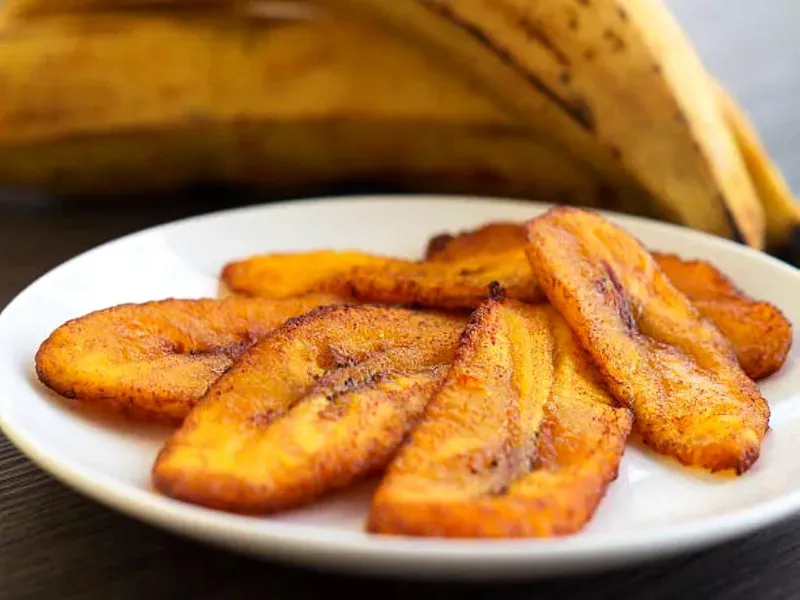 Platanos fritos / Fried sweet plantains