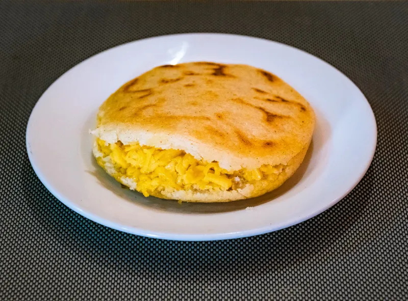 Arepa Con Huevo O Pericos