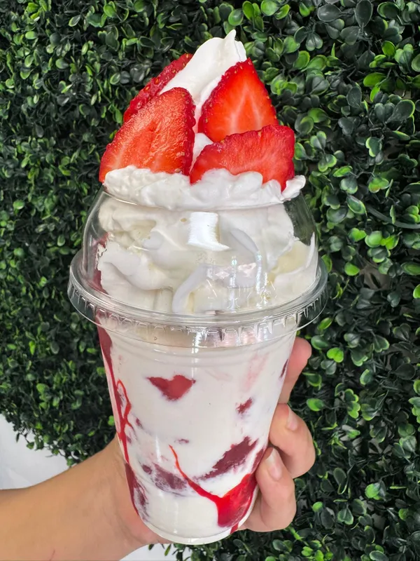 Strawberries with Cream / Fresas con crema