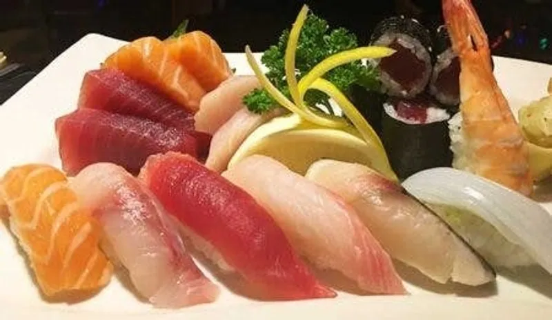 Sashimi & Sushi Combo (L)