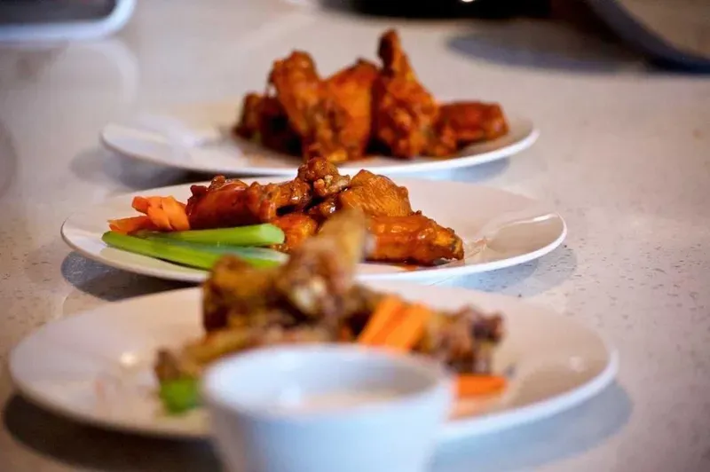 100 Pcs Traditional with Fries & Ranch