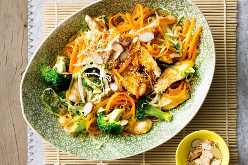 T03. Chow Mein (Not Noodle)