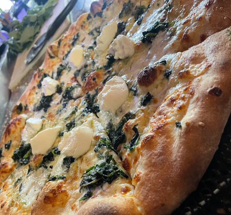 Spinach And Mushroom White Pizza