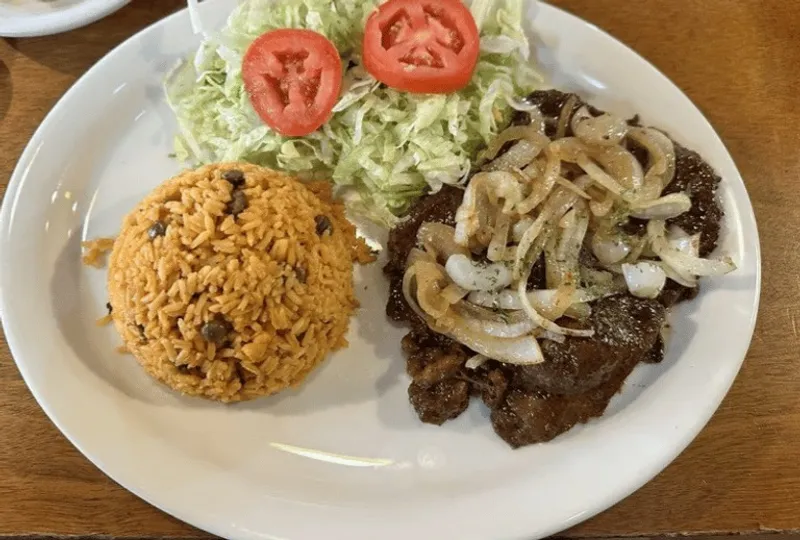 Bistec Encebollado