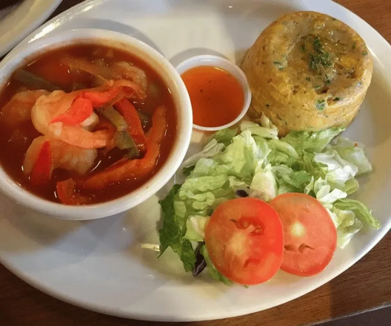 Camarones En Salsa Criolla