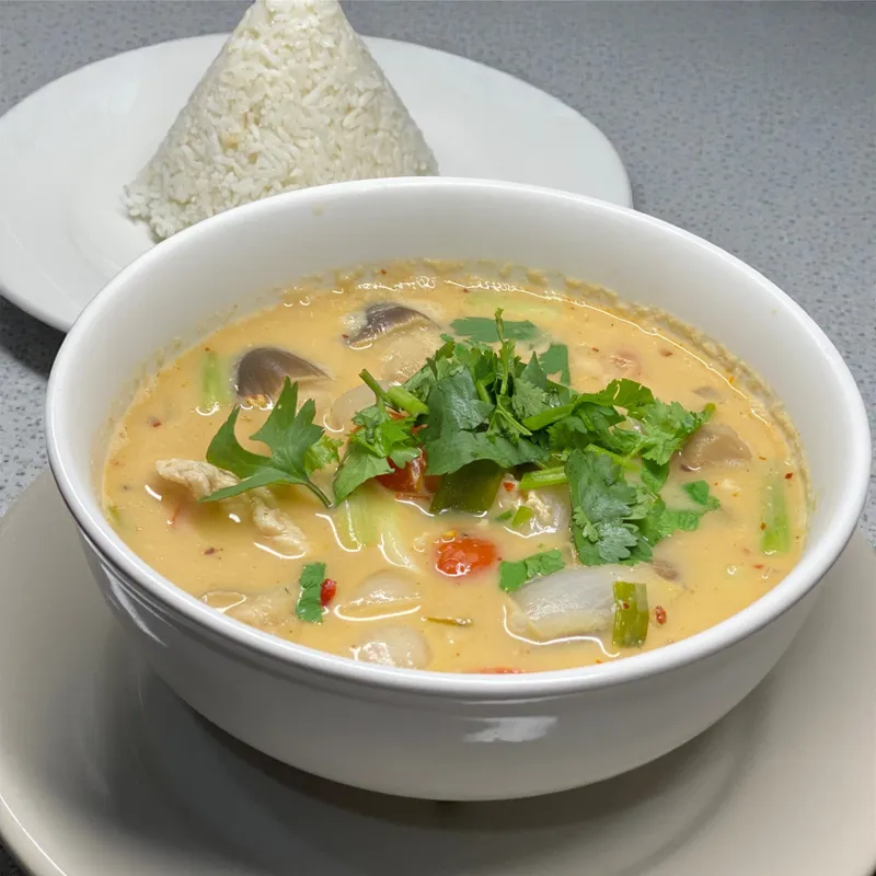 Coconut Milk And Lemon Grass Soup (Thom Kha)