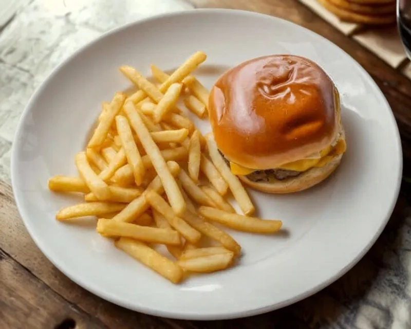 Kid's Cheese Burguer