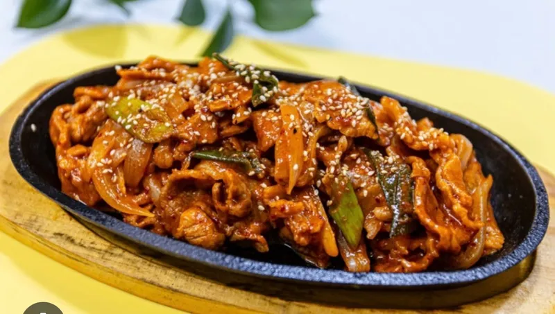 Spicy pork Bul go go