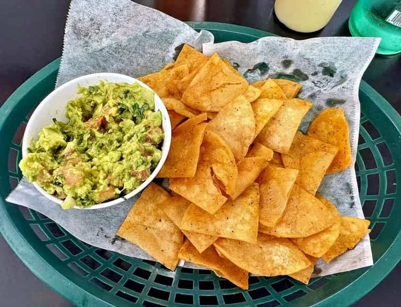 Chips Con Guacamole