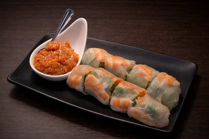 Fresh Spring Rolls (2 Big rolls un cut)