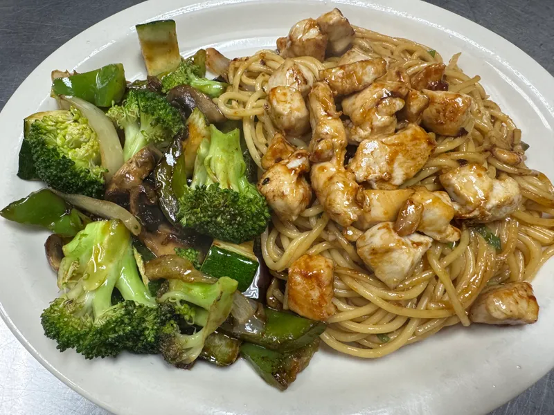 Hibachi Noodles and Chicken