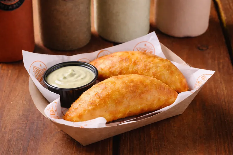 Empanada de Carne Mechada 1 Unidad